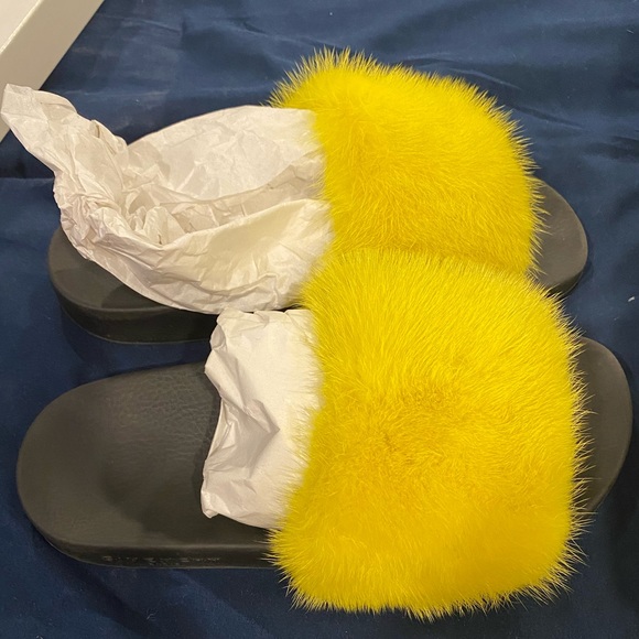 Givenchy Slide - Picture 5 of 7